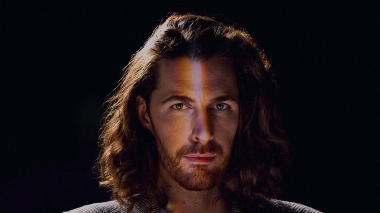 Hozier se apresenta em SP e RJ em maio